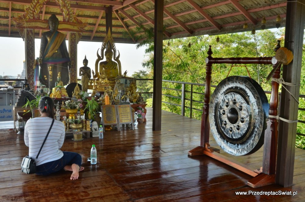 świątynia Wat Chaloem Phra Kiat
