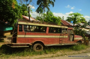 Nieco starszy jeepney - transport na Filipinach